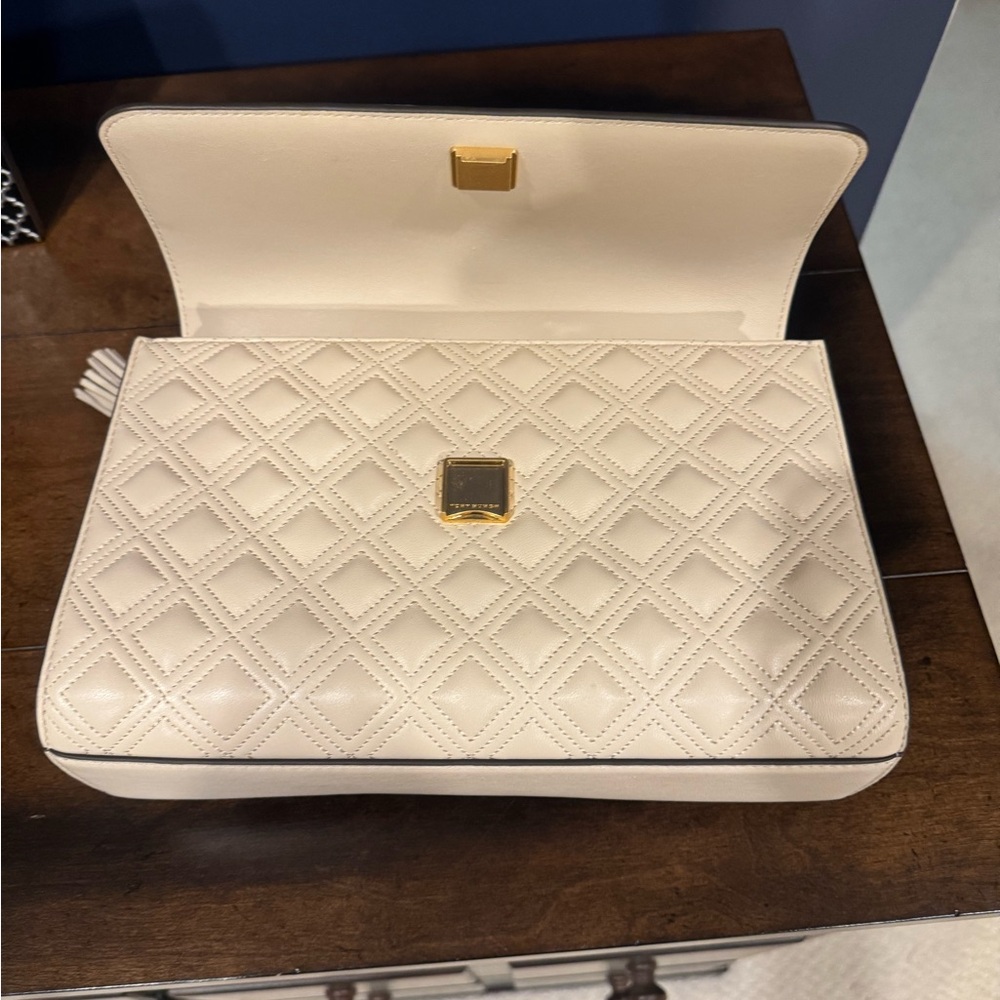Tory Burch Cream Fleming Quilted Shoulder Bag with Gold Chain - Picture 3 of 5